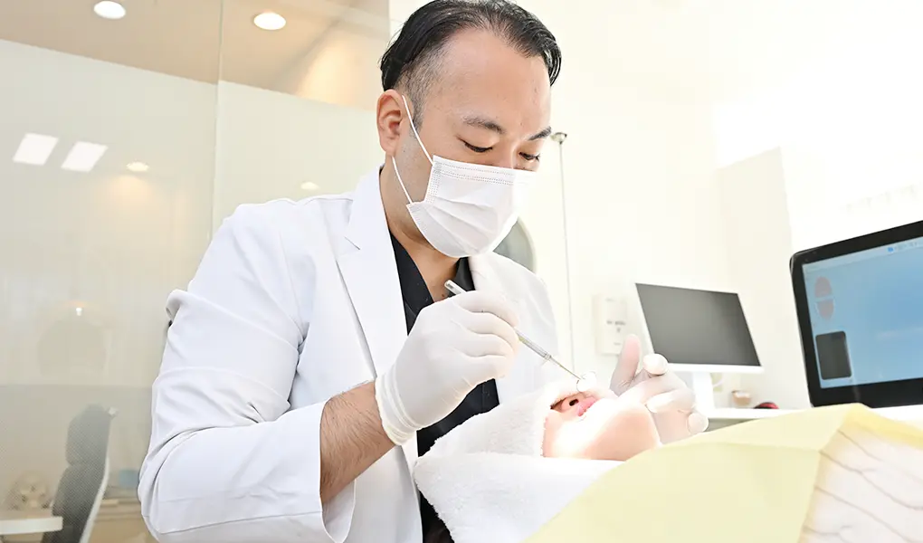 アールエフ矯正歯科では、矯正経験を積んだ歯科医師がすべての治療を一貫して行ないます