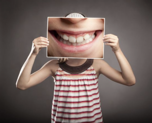 乳歯の頃から矯正治療は始めた方が良いですか？