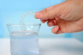 矯正装置への着色